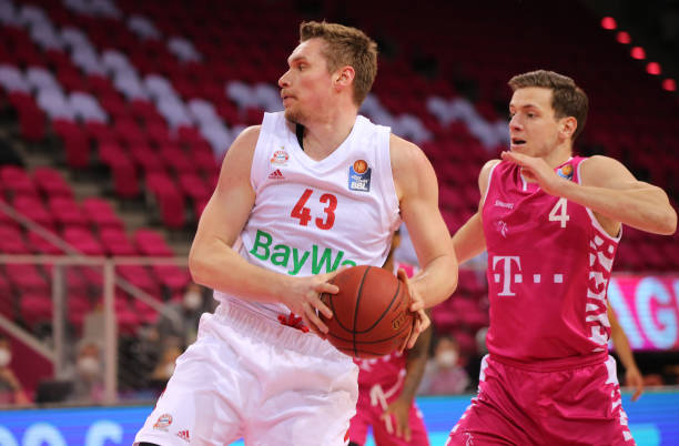 在面对对方 在面对对方