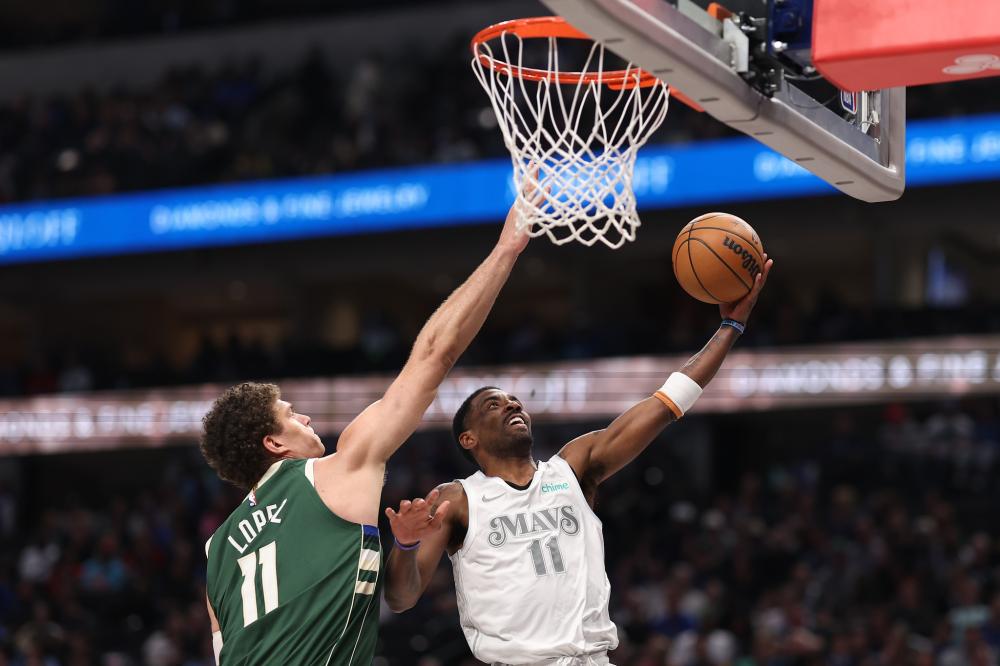 球队抱以更 球队抱以更