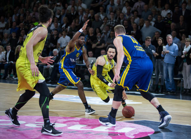 迅猛的禁区 迅猛的禁区