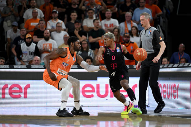 瞩目的足协 瞩目的足协